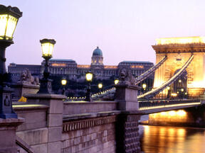 8 Tage Donau-Schiffsreise Weihnachten in Budapest und Wien ab € 825