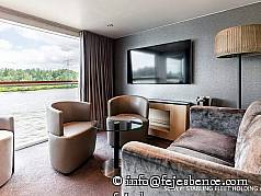 MS-Moment-Mitteldeck-Oberdeck-Junior-Suite-Wohnbereich-3