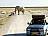 Namibia-Etoshapark-Elefant-auf-Piste-Ute